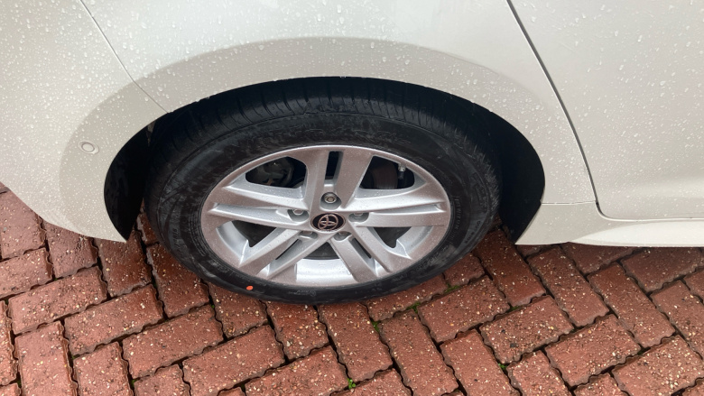 Toyota Corolla 1.8 VVT-i Hybrid Icon Tech 5dr CVT Hybrid Hatchback